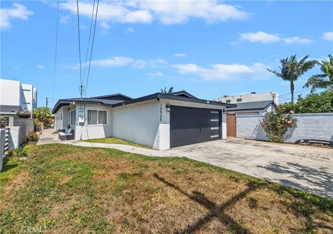 10925 Dalerose, Inglewood, California 90304
