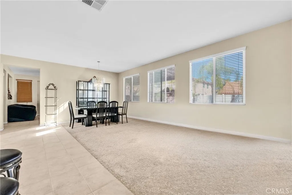 Living Room/Formal Dining