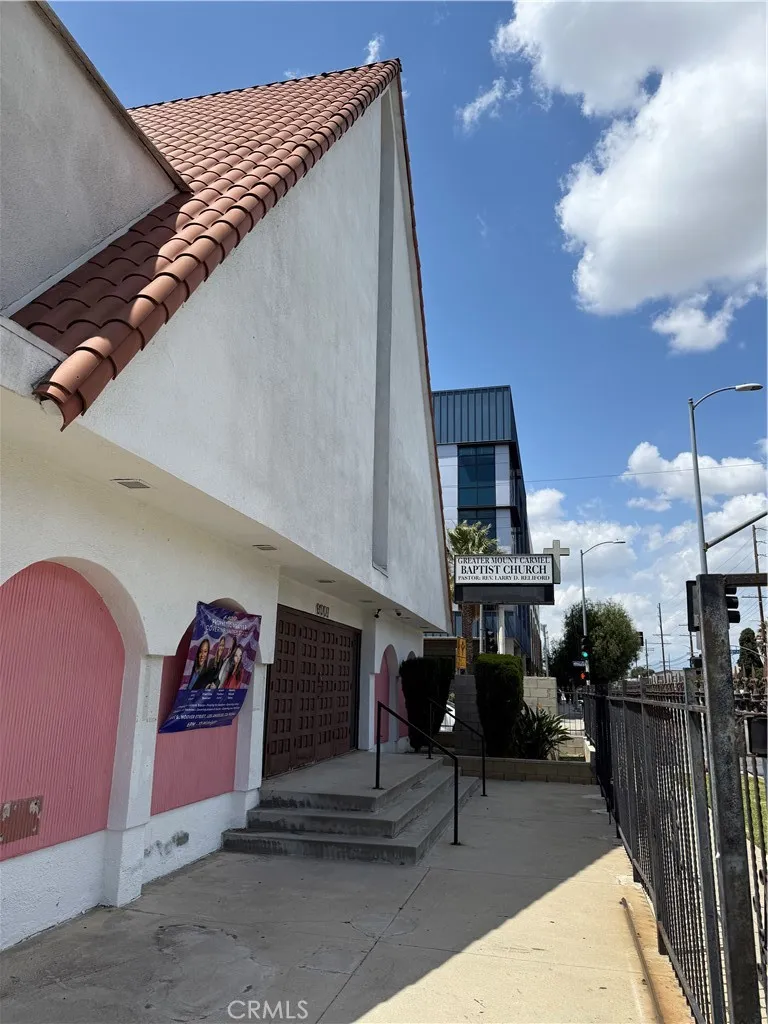 6001 S Hoover Street, Los Angeles, California 90044 — photo 4