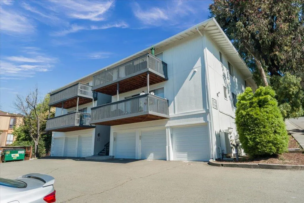 16424 Foothill Blvd