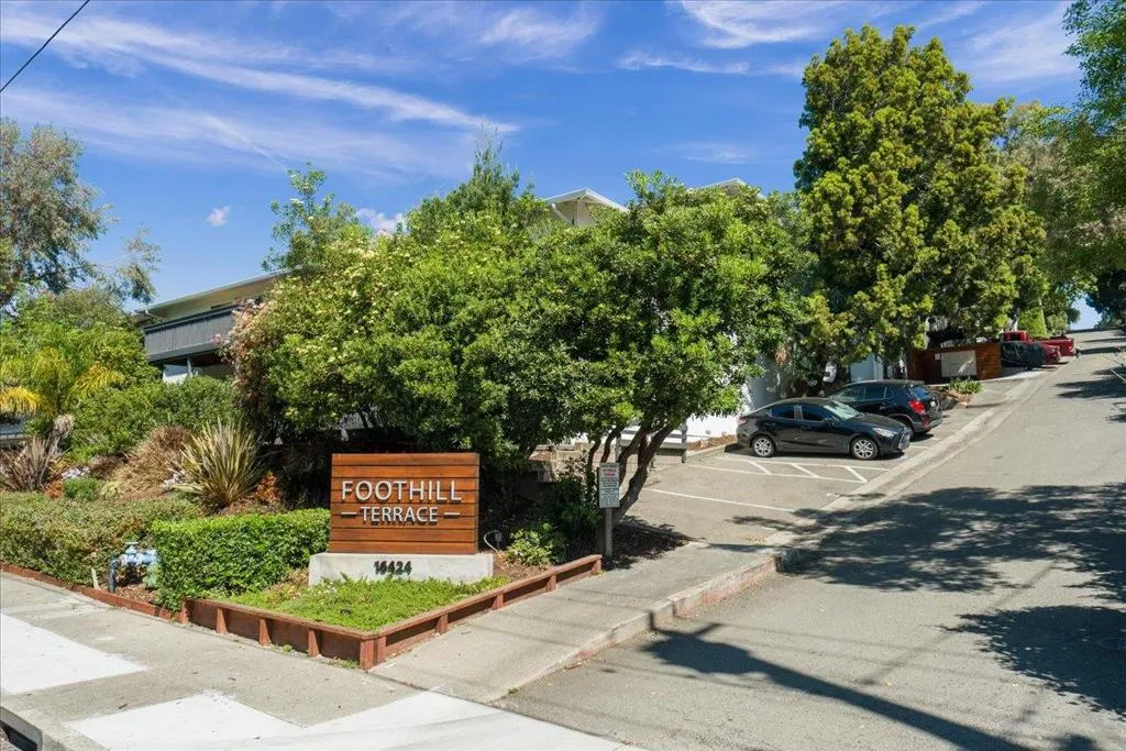16424 Foothill Blvd