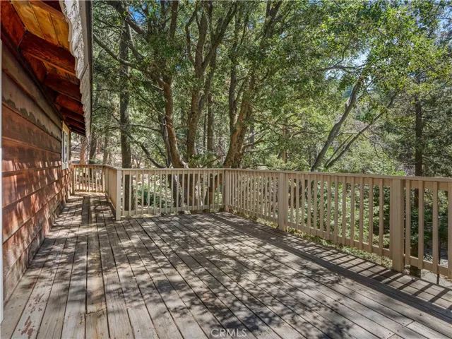 1155 Chateau Dr, Crestline, California 92325