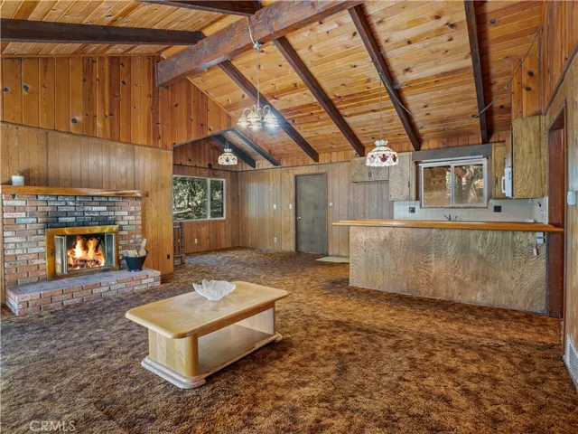 1155 Chateau Dr, Crestline, California 92325