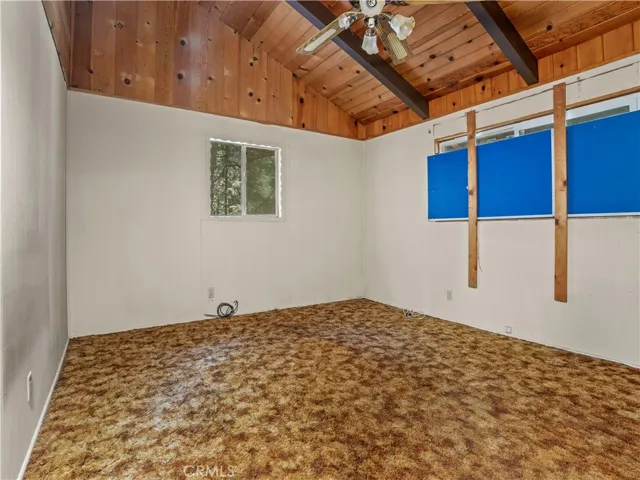 1155 Chateau Dr, Crestline, California 92325