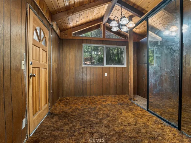 1155 Chateau Dr, Crestline, California 92325