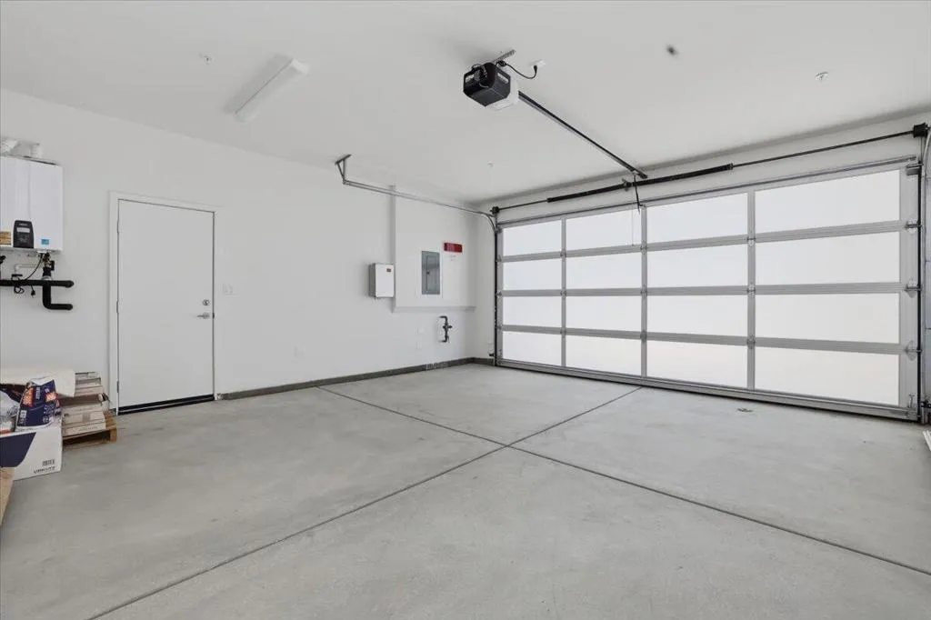 39-Garage 39-Garage
