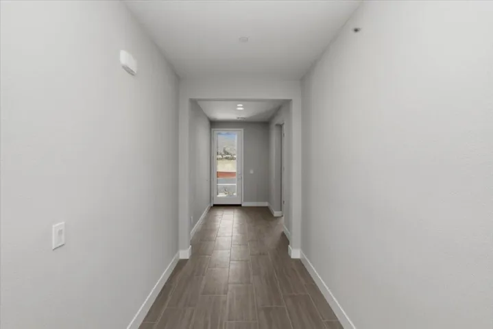 08-Entry and Interior