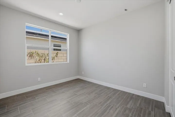 24-Bedroom