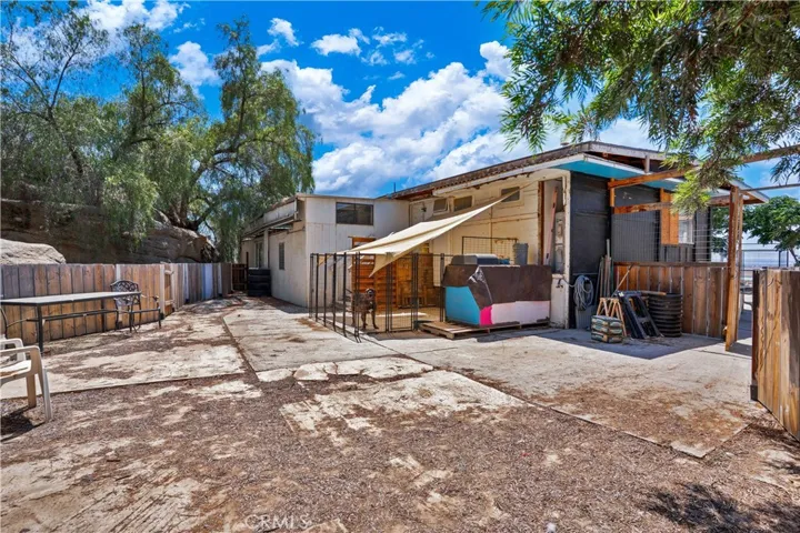22740 Ramona, Nuevo, California 92567