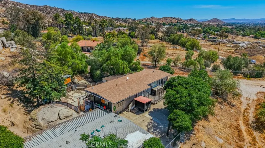 22740 Ramona, Nuevo, California 92567