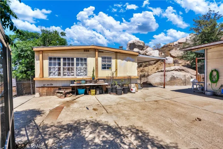 22740 Ramona, Nuevo, California 92567