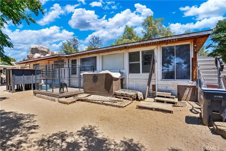 22740 Ramona, Nuevo, California 92567