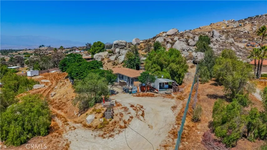 22740 Ramona, Nuevo, California 92567