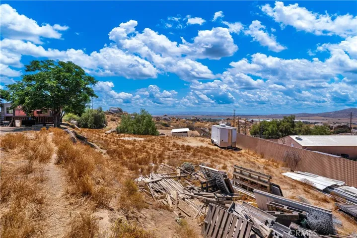 22740 Ramona, Nuevo, California 92567