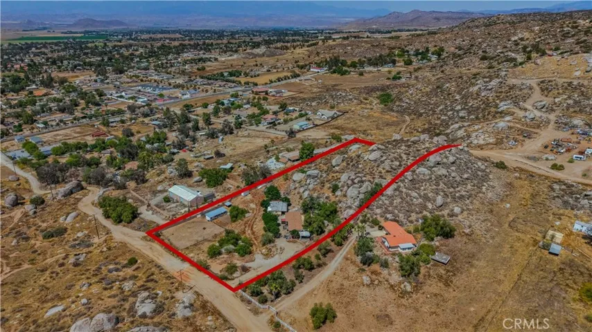 22740 Ramona, Nuevo, California 92567