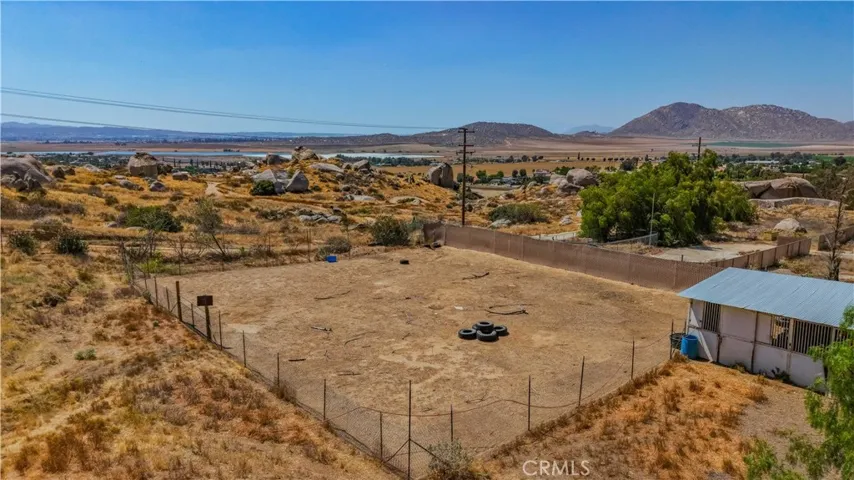 22740 Ramona, Nuevo, California 92567