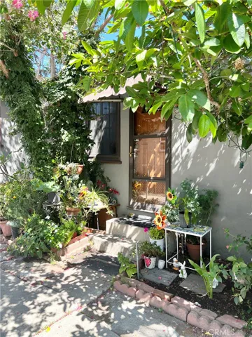 10550 Oxnard Street, North Hollywood, California 91606
