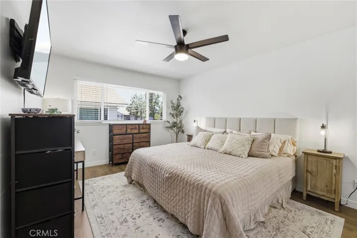 Spacious main bedroom