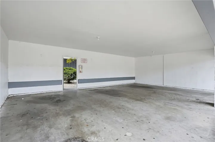 3411 Spring St -Parking Space