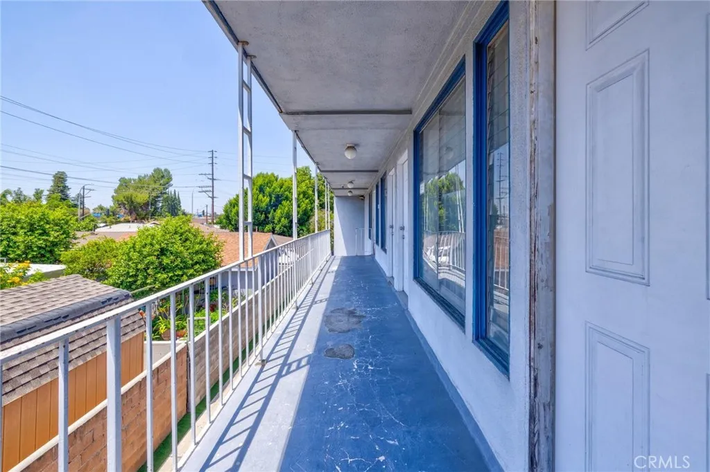 4212 Clara, Cudahy, California 90201 — photo 5