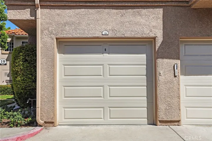 one detached garage