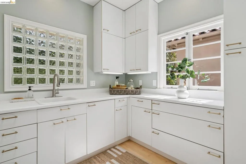 Sink and great storage