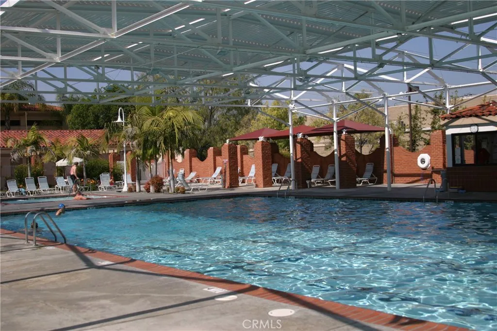 Your rent includes HOA amenities including 5 swimming pools and over 200 clubs.