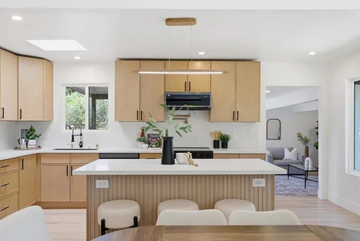 511 Cedar Street, Aptos, California 95003