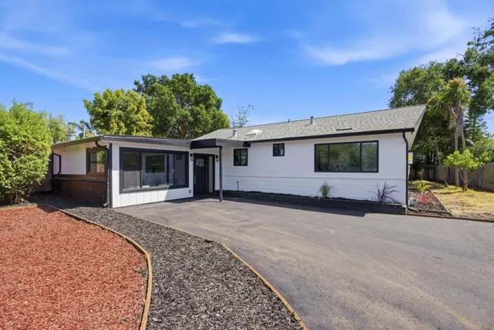 511 Cedar Street, Aptos, California 95003