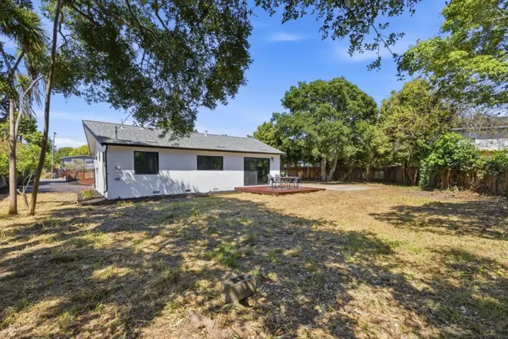 511 Cedar Street, Aptos, California 95003