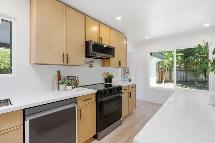 511 Cedar Street, Aptos, California 95003