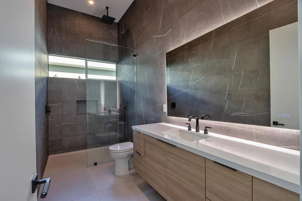 45-Bathroom-2