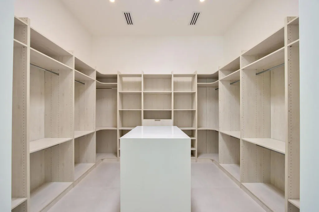 37-Primary-Closet