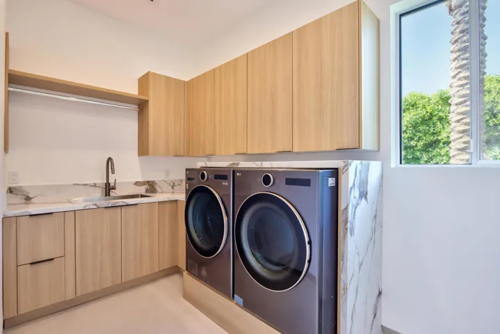 42-Laundry-Room