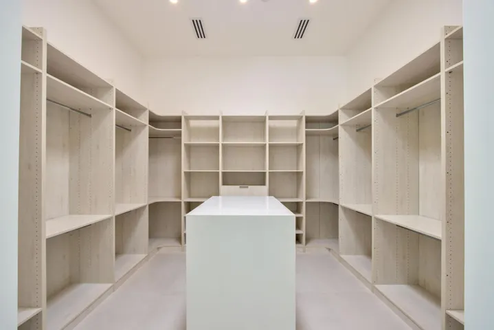 37-Primary-Closet