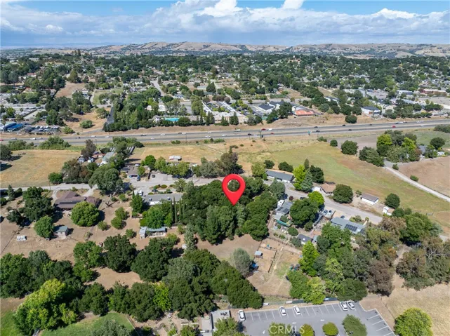 The home is close to freeway access so commuting to school, work or anywhere around the Central Coast is quick and easy.