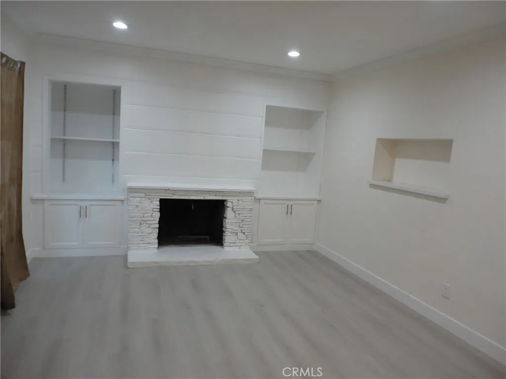 LIVING ROOM-1