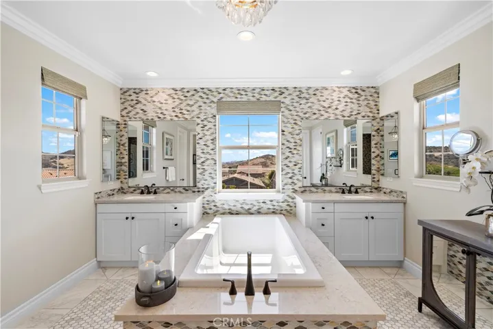 5 Baliza Road, Rancho Mission Viejo, California 92694