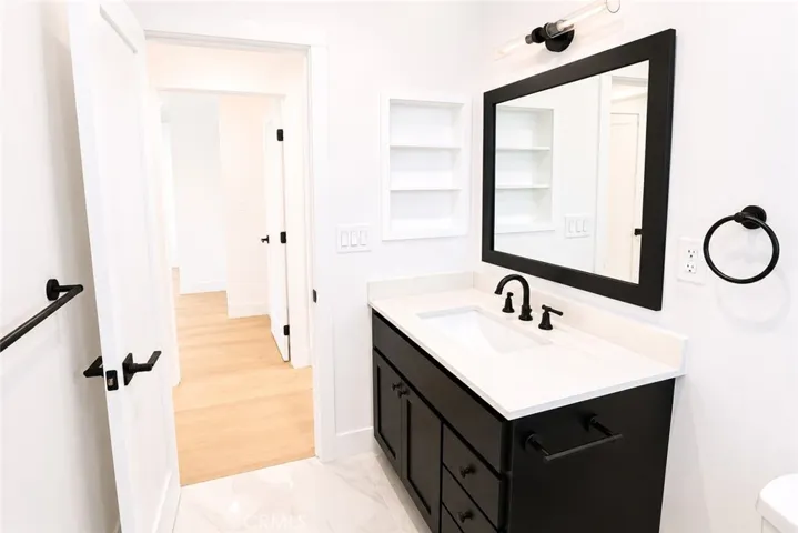 522 17th Street C, Huntington Beach, California 92648