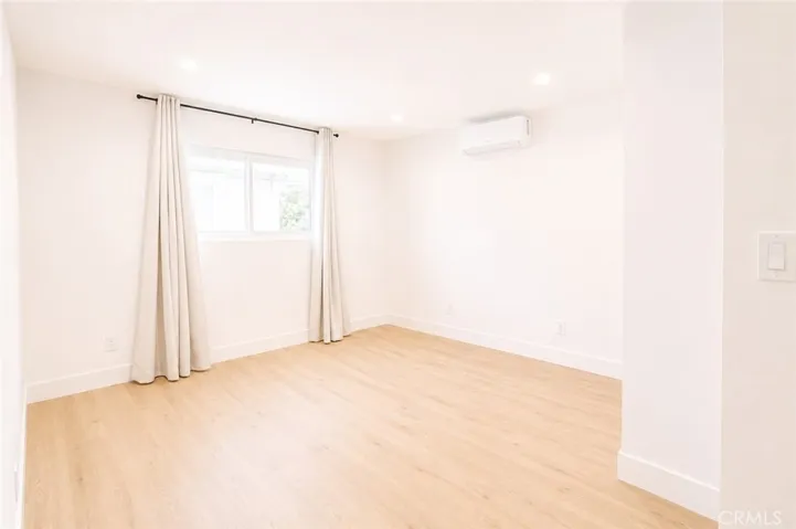 522 17th Street C, Huntington Beach, California 92648