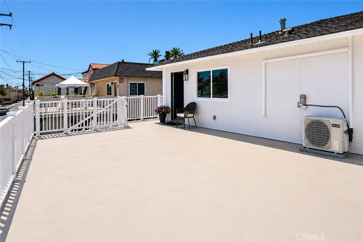 522 17th Street C, Huntington Beach, California 92648