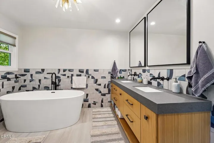 Soaking Tub