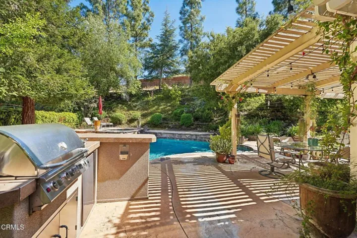 Outdoor Kitchen