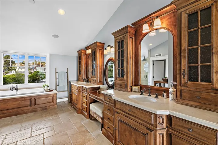 primary bath - up