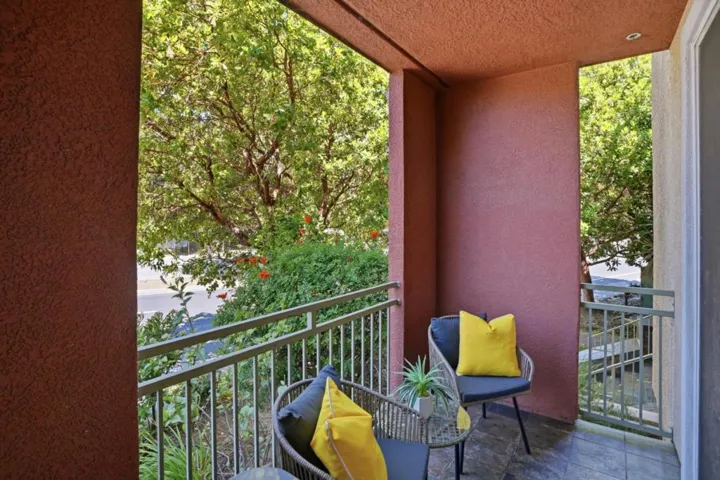 2330 University Avenue 190, East Palo Alto, California 94303
