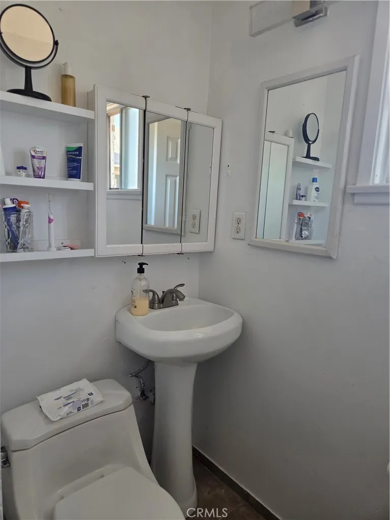 Half restroom upstairs