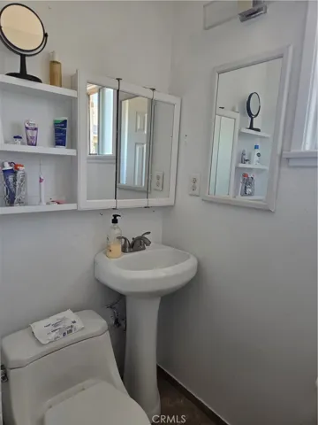 Half restroom upstairs
