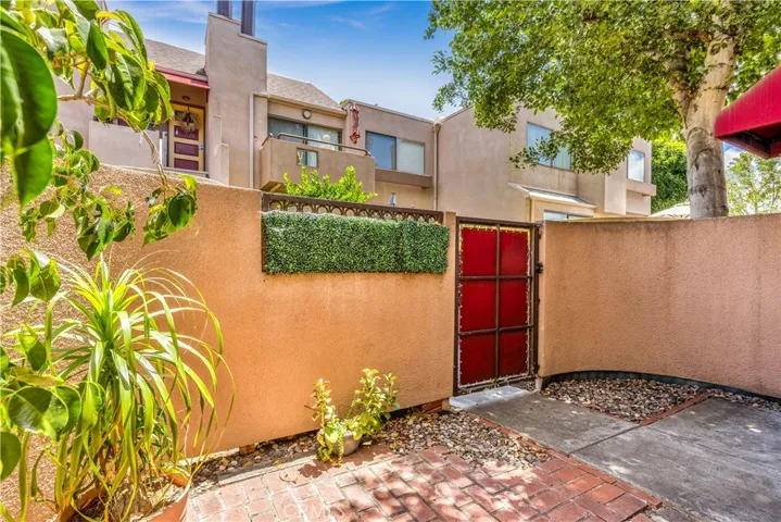 Fenced Front Yard Patio