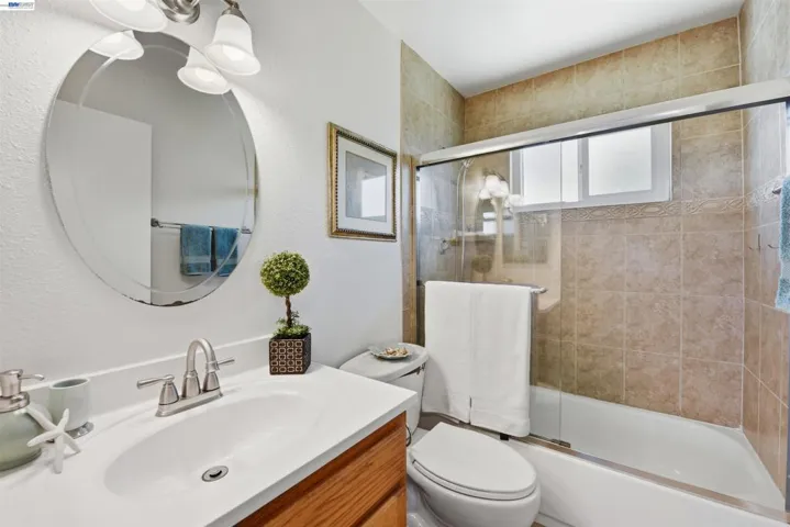 37896 Manzanita St, Newark, California 94560