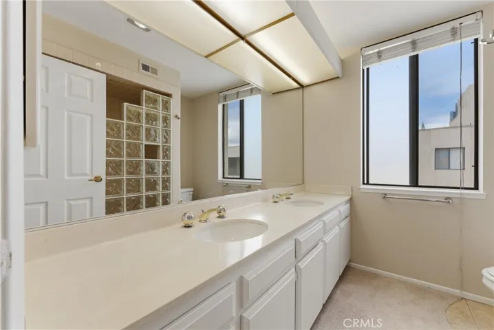 1140 E Ocean, Long Beach, California 90802